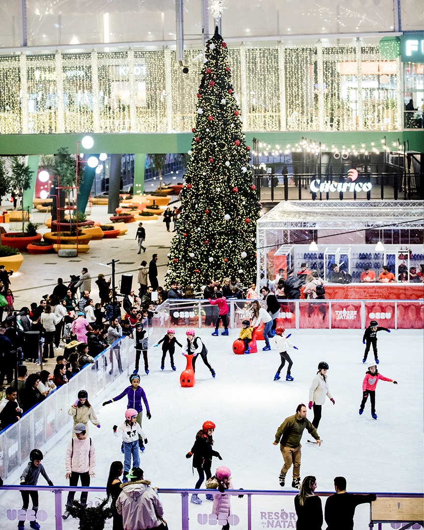 Pista de gelo e Cuca Roseta no arranque da época natalícia do UBBO