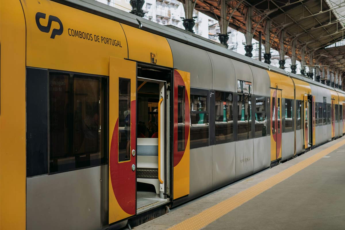 CP avança com a maior compra de sempre de automotoras
