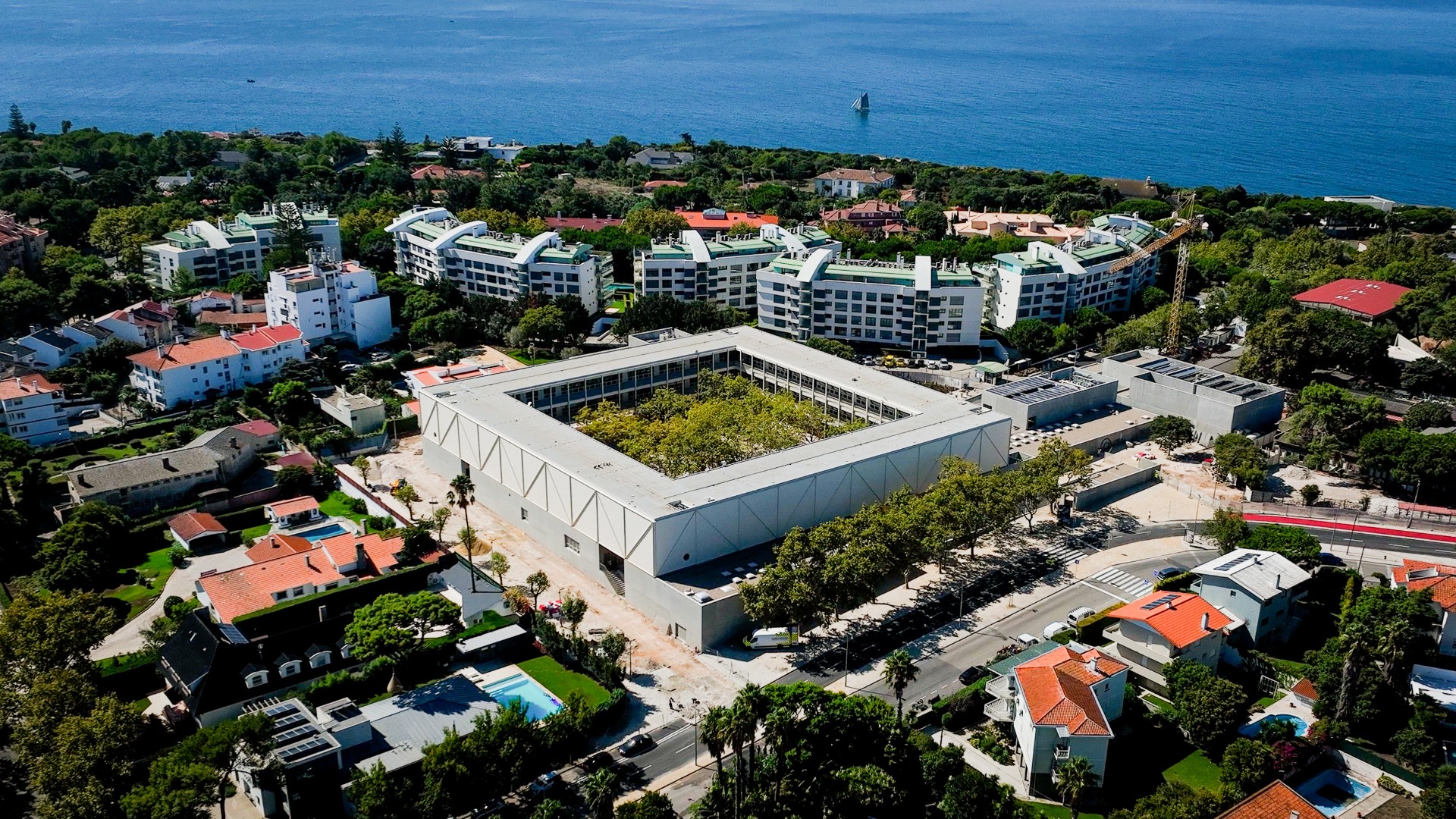 Featured image for Cascais Infrastructure Boost: New €32 Million Secondary School Enhances Residential Appeal for Investors